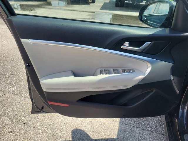 Used 2024 Genesis G70 2.5T image 14