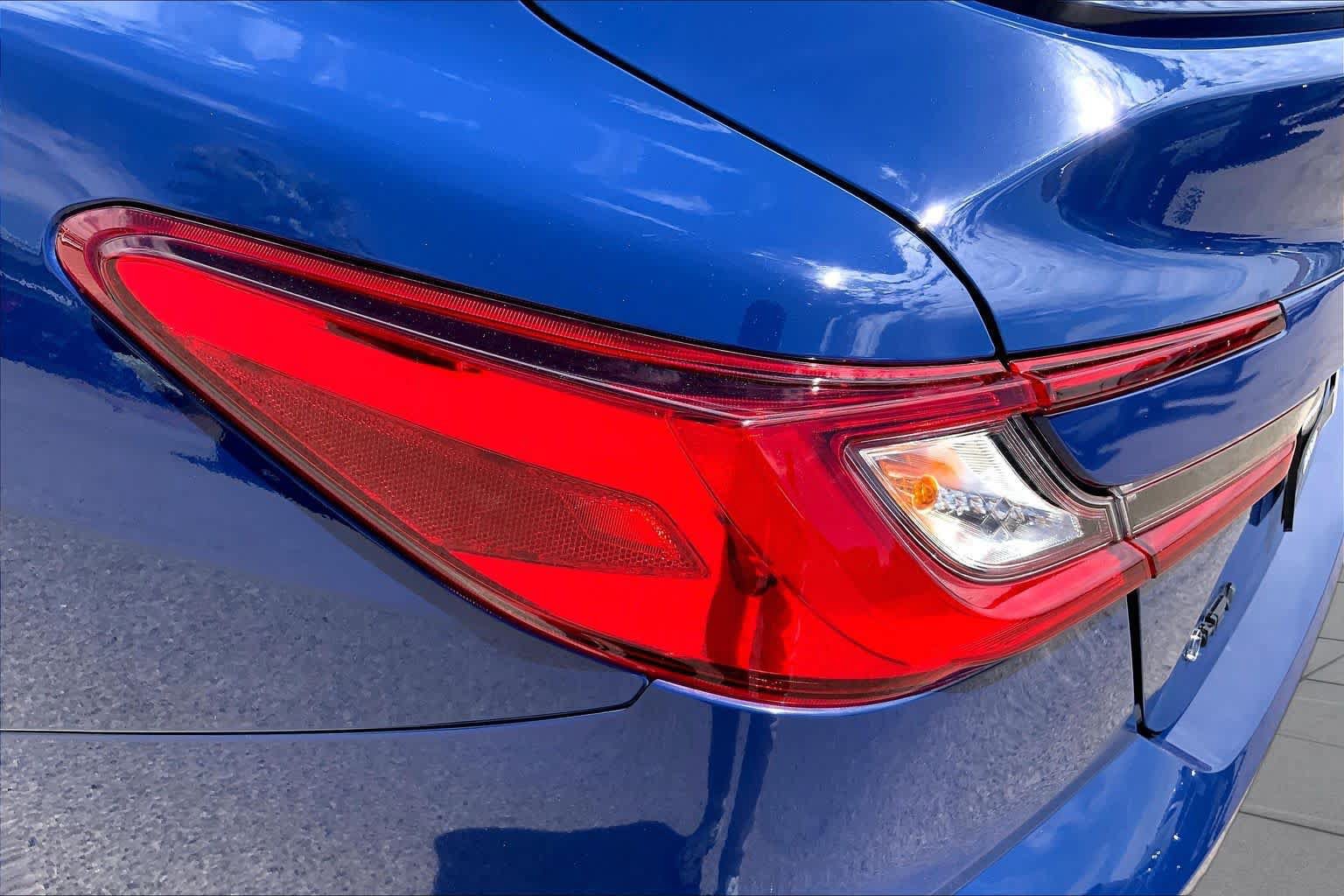 Used 2025 Toyota Camry SE w/ Convenience Package FWD image 28