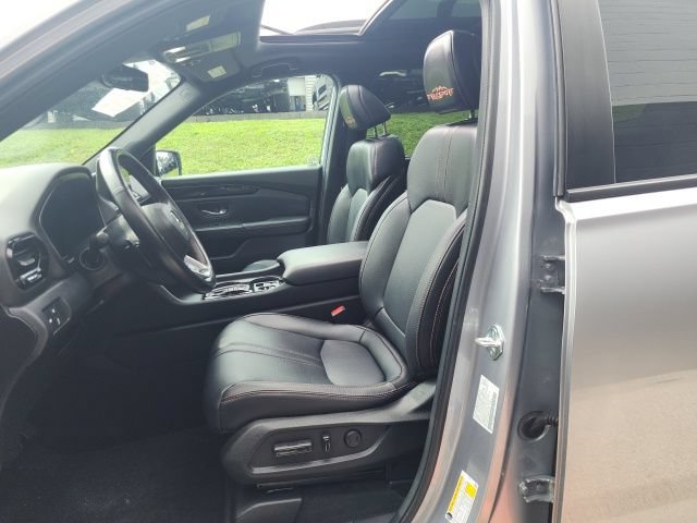 Used 2023 Honda Pilot TrailSport image 11