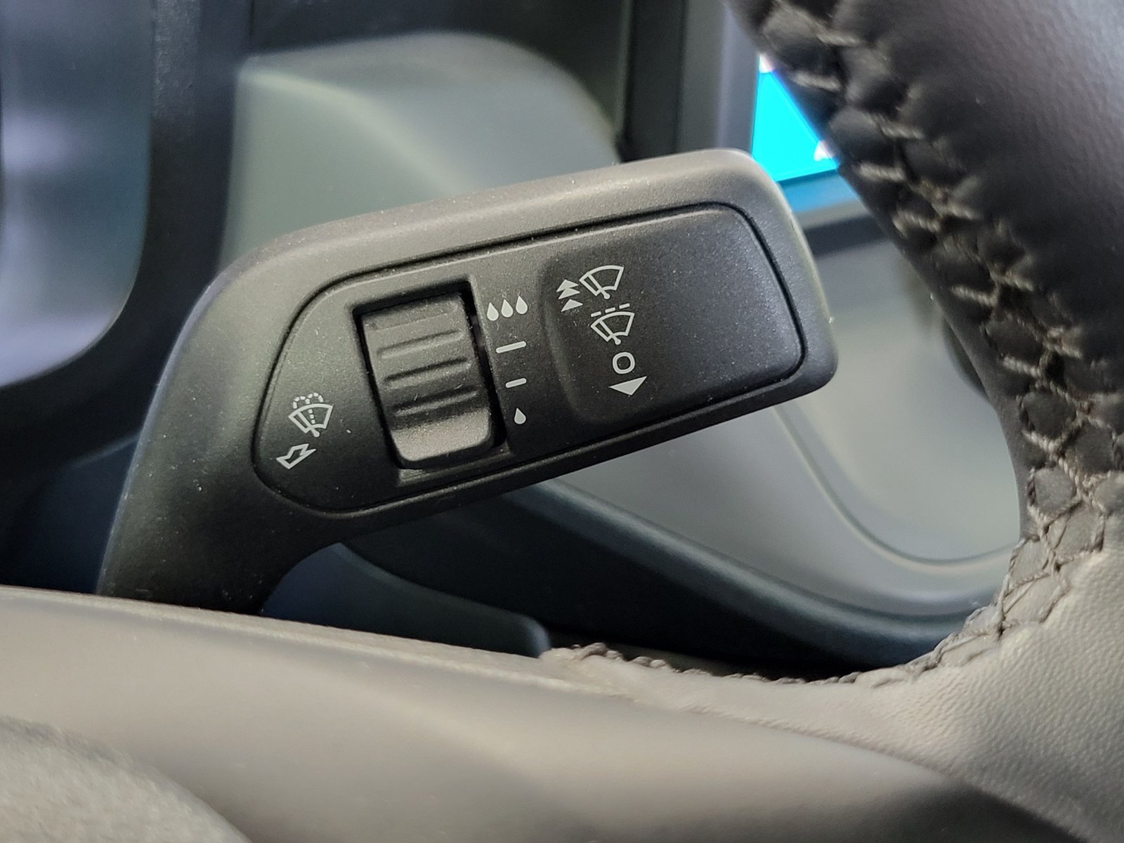 Certified 2024 Ford Maverick XLT w/ XLT Luxury Package FWD image 18
