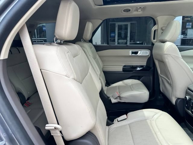 Certified 2021 Ford Explorer Platinum w/ Equipment Group 601A AWD/4WD image 47