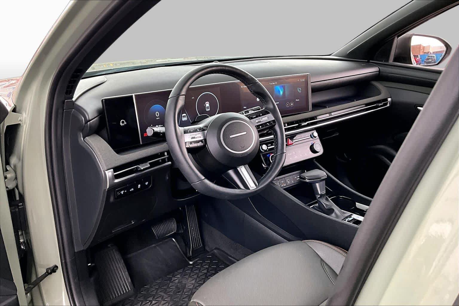 Used 2025 Hyundai Santa Cruz Limited AWD/4WD image 18