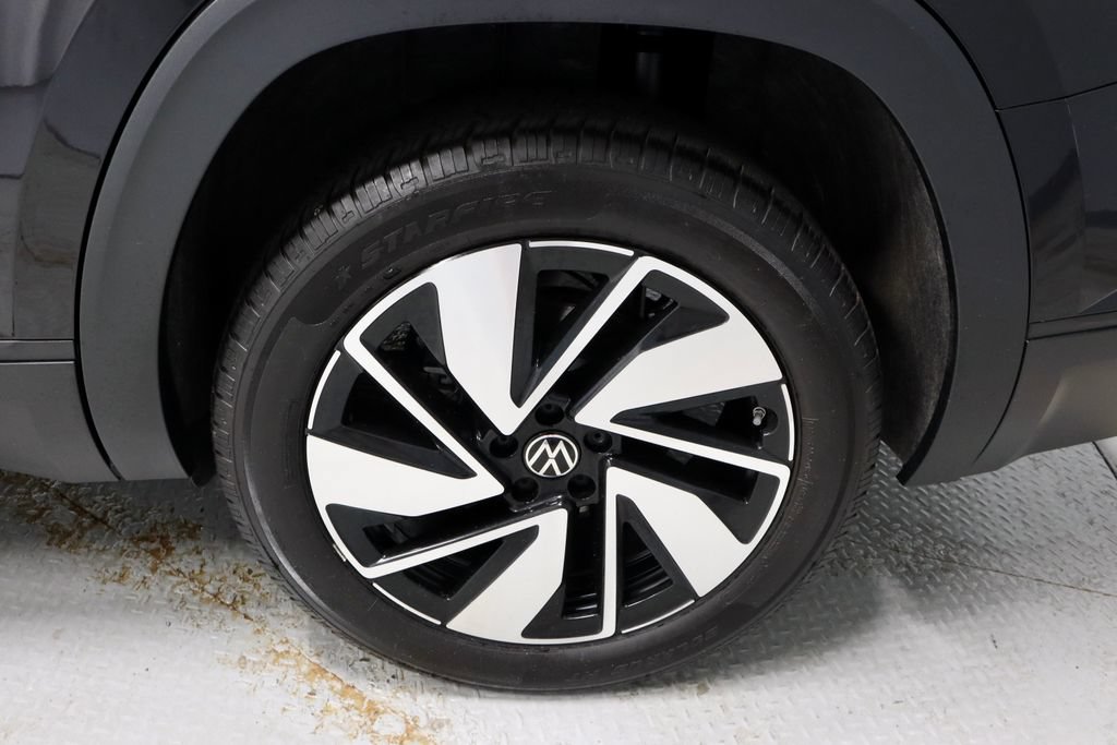 Used 2025 Volkswagen Atlas SE FWD image 18