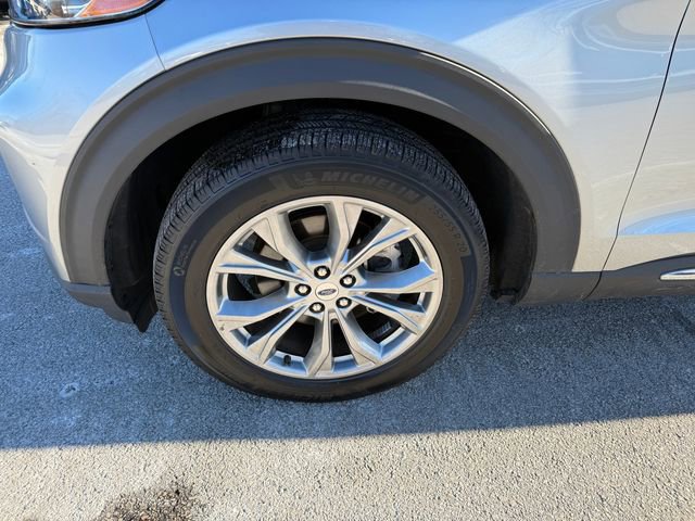 Certified 2022 Ford Explorer XLT w/ Equipment Group 202A image 25