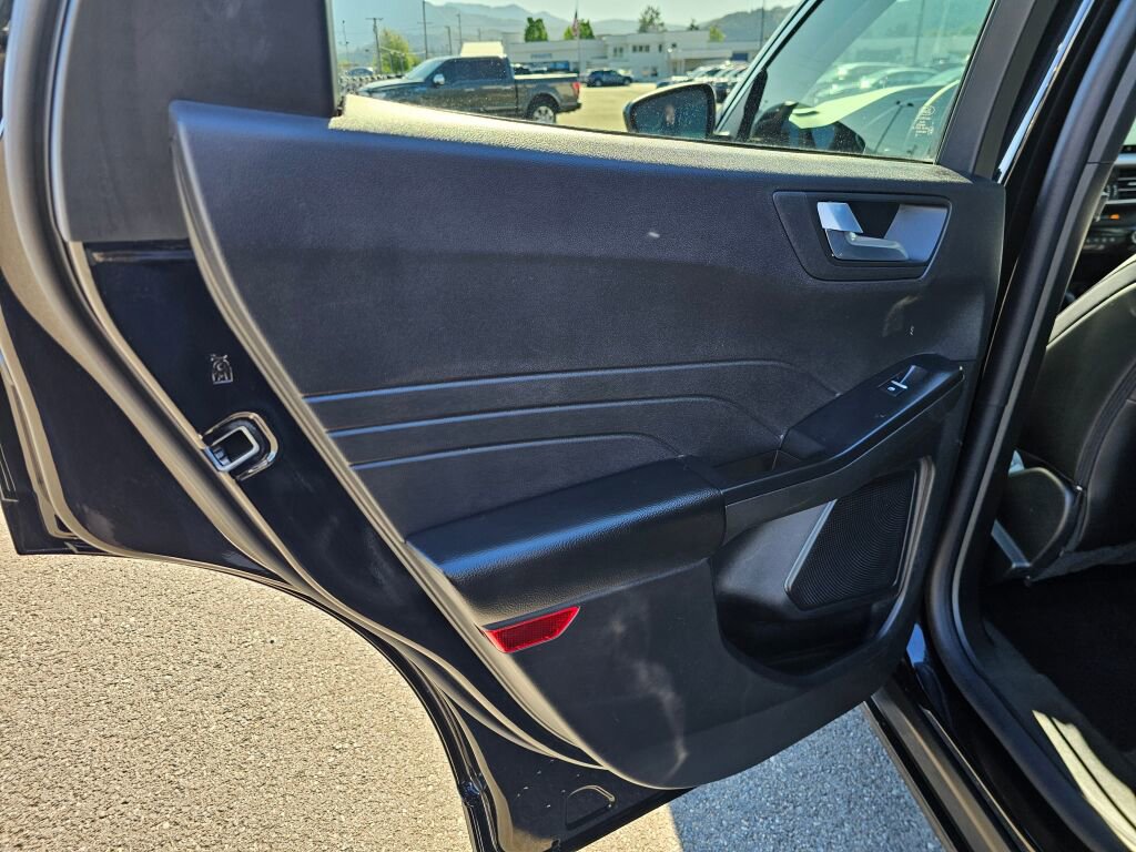 Certified 2025 Ford Escape Platinum AWD/4WD image 12