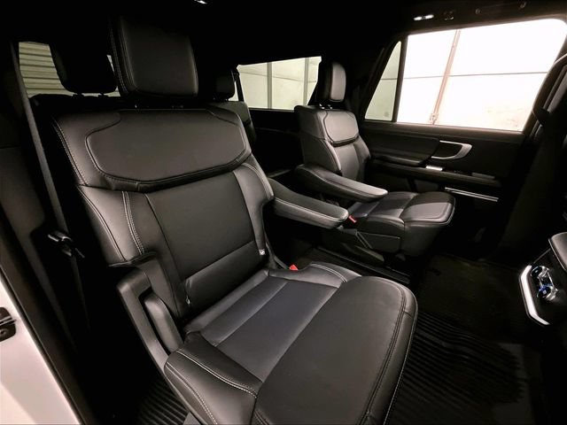 Certified 2025 Ford Expedition Max Platinum w/ Stealth Appearance Package AWD/4WD image 26