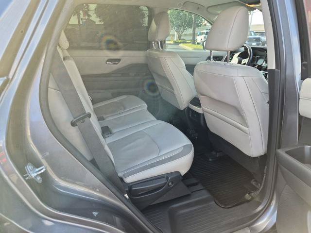 Used 2022 Nissan Pathfinder SL w/ Lighting Package (N92) AWD/4WD image 21