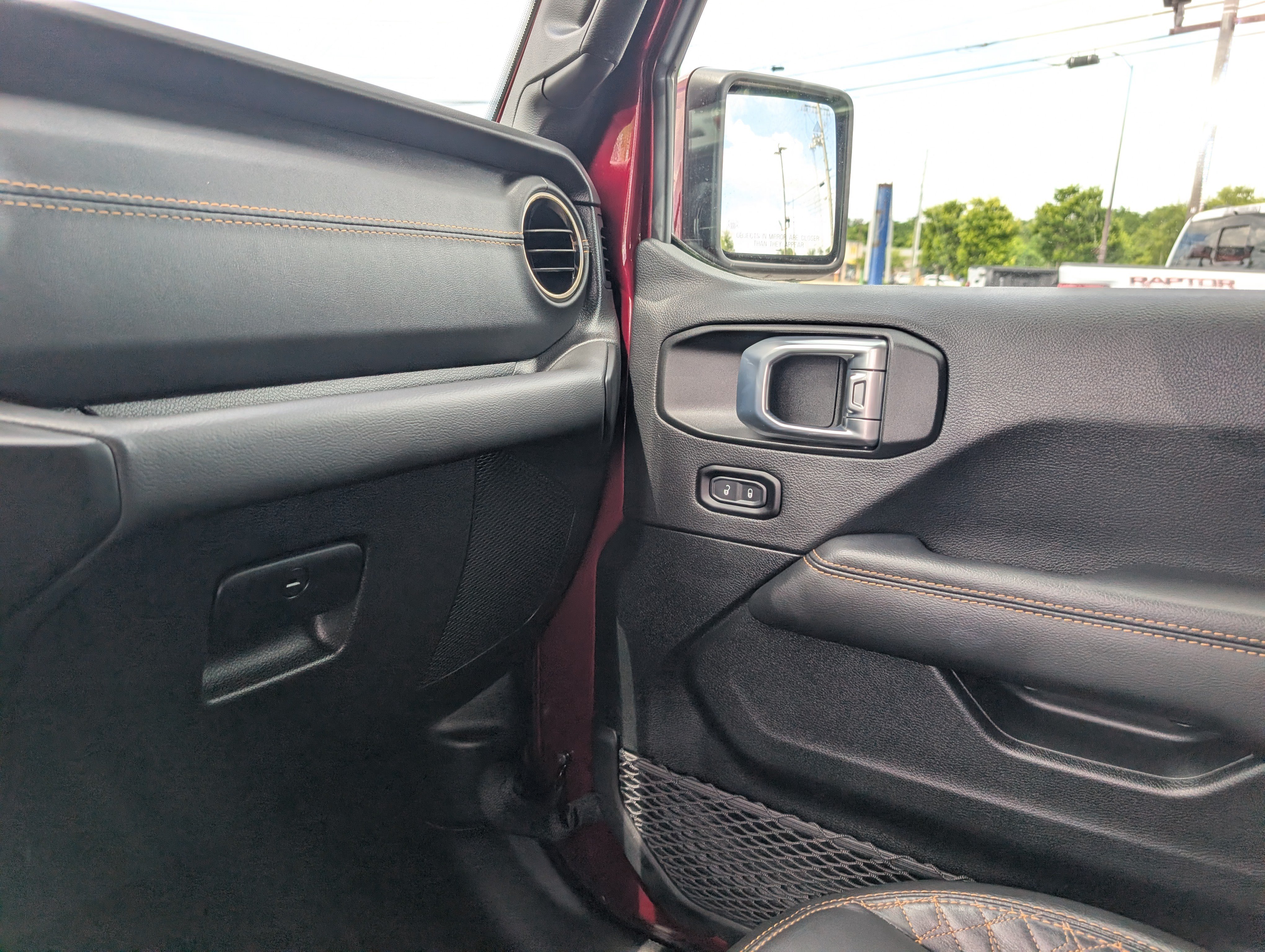 Used 2021 Jeep Wrangler Unlimited Sahara AWD/4WD image 31
