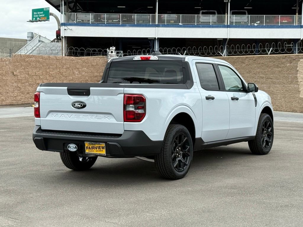 Certified 2025 Ford Maverick XLT w/ Black Appearance Package image 3