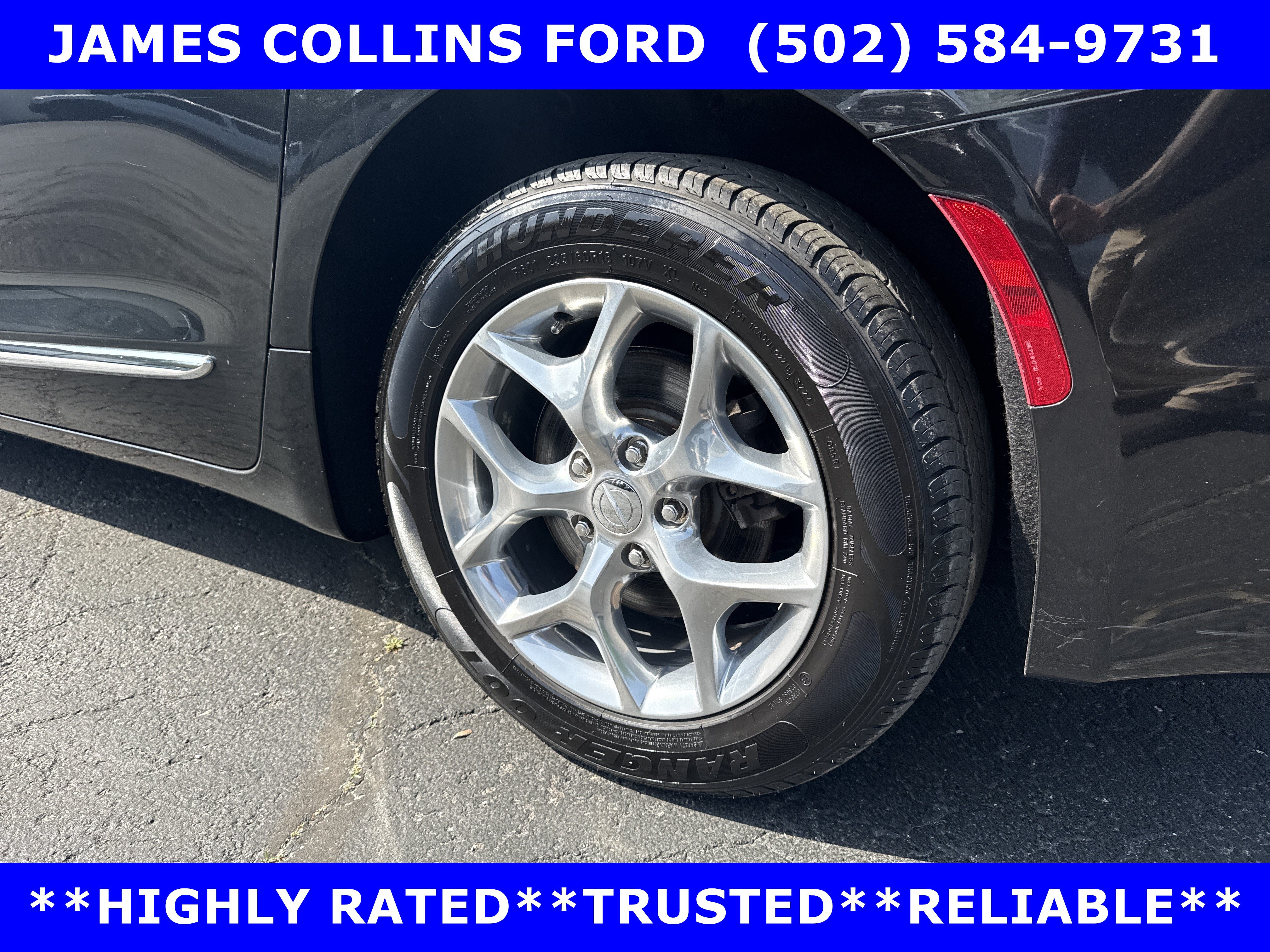Used 2018 Chrysler Pacifica Limited FWD image 9