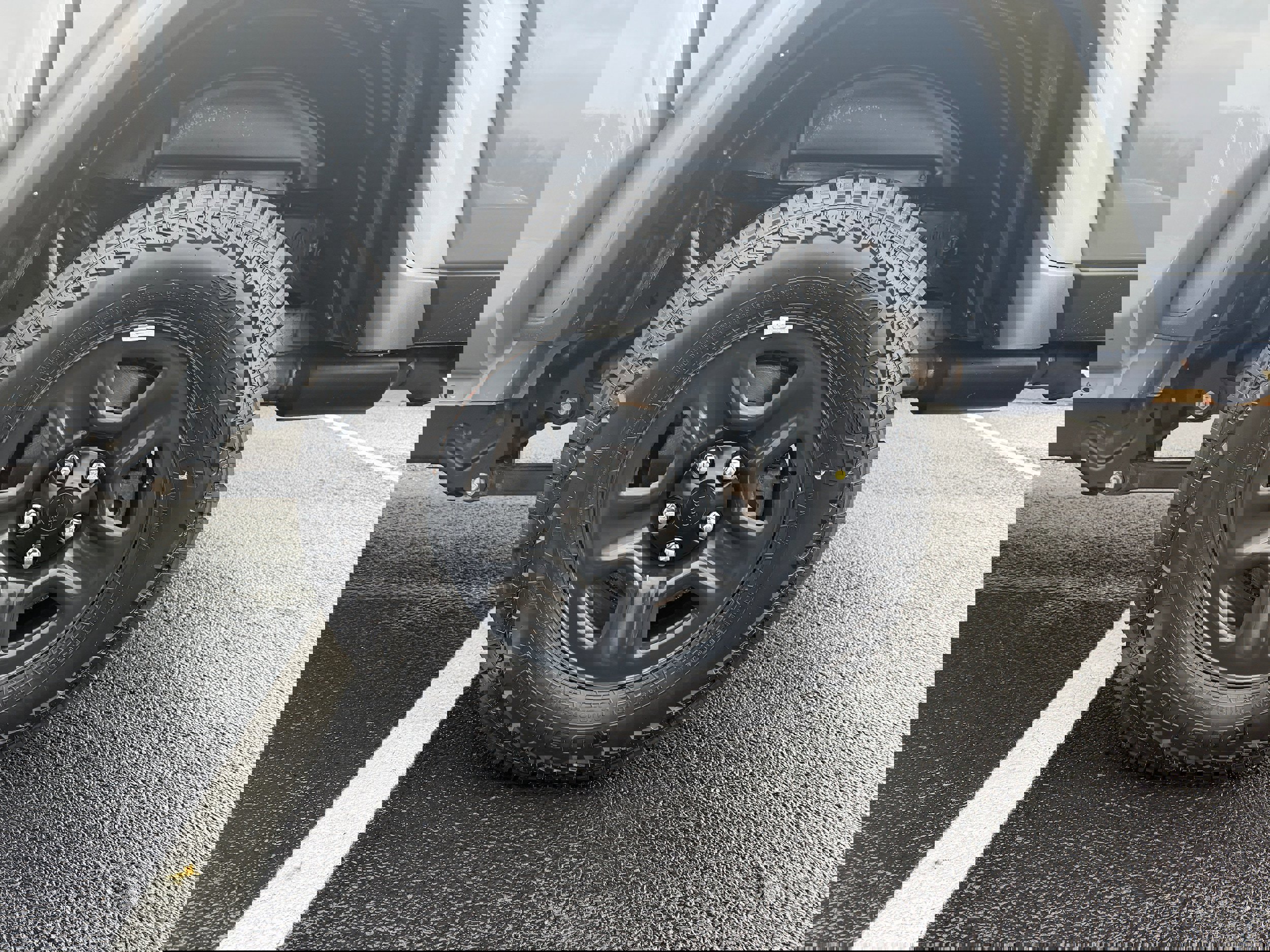 Used 2021 Jeep Gladiator Sport image 9