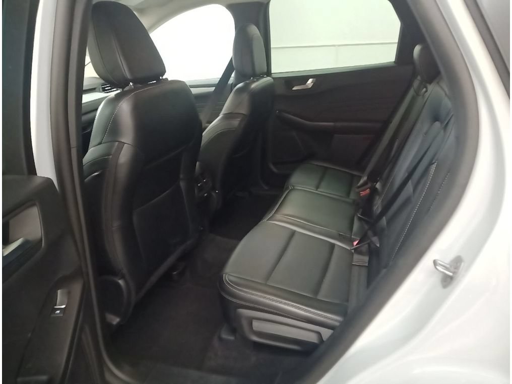 Certified 2025 Ford Escape Platinum AWD/4WD image 9
