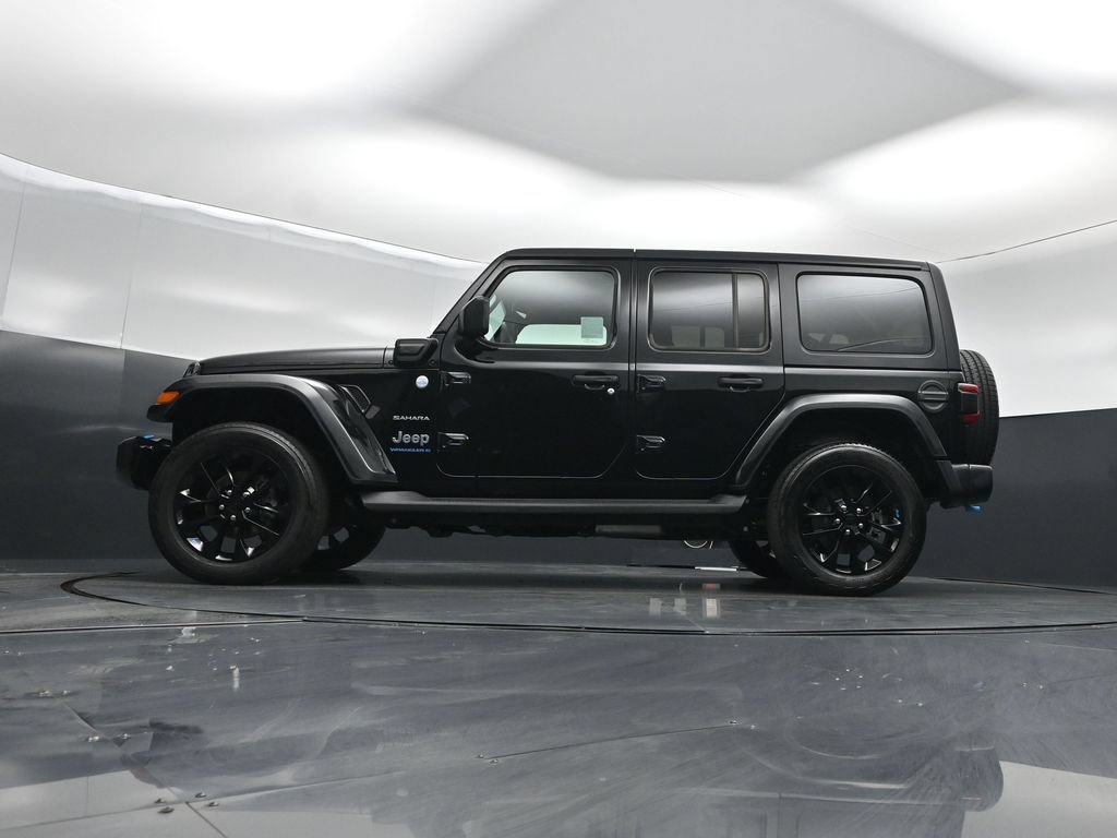 Used 2023 Jeep Wrangler Unlimited Sahara AWD/4WD image 47