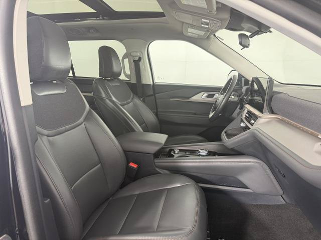 Certified 2025 Ford Explorer Active w/ Active Comfort Package AWD/4WD image 10