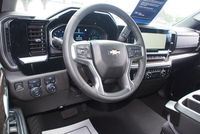 Used 2023 Chevrolet Silverado 1500 LT AWD/4WD image 16