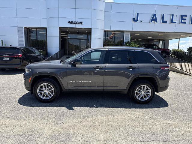 Used 2024 Jeep Grand Cherokee Laredo X RWD image 2