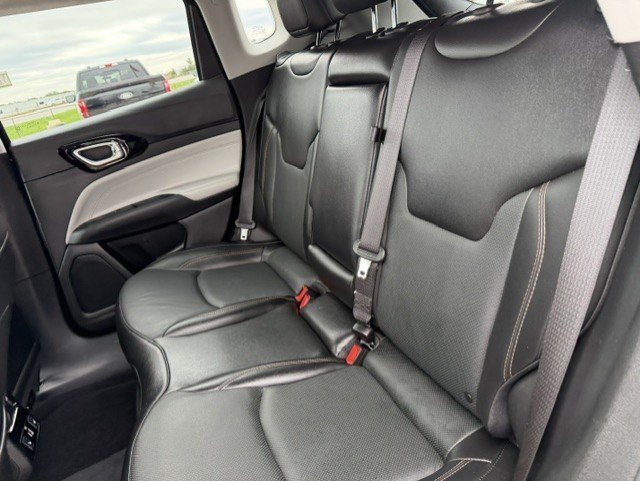 Used 2022 Jeep Compass Limited w/ Elite Group AWD/4WD image 25