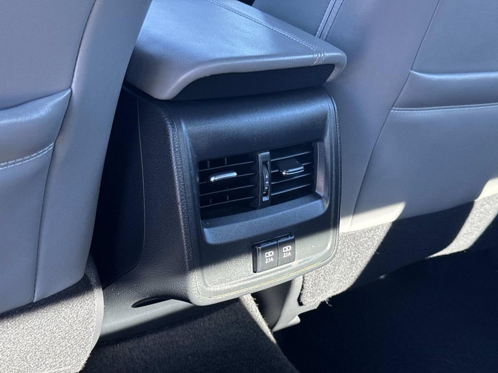 Used 2020 Toyota Avalon XLE image 24