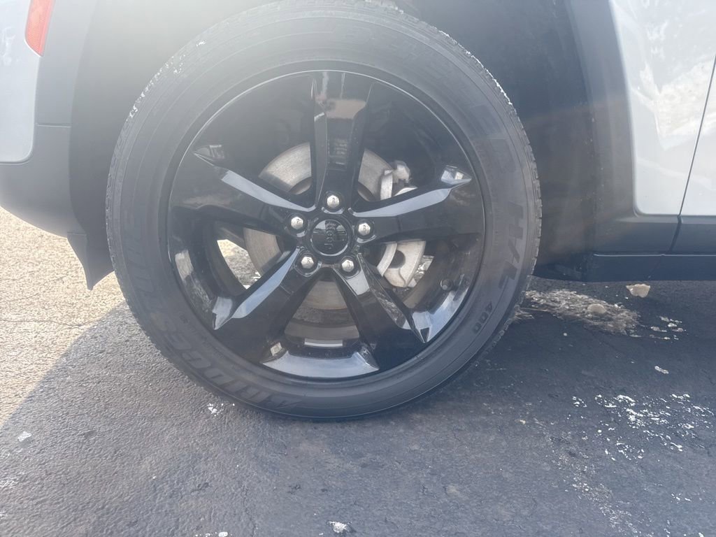 Used 2024 Jeep Grand Cherokee Altitude image 49