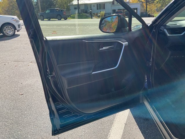 Used 2019 Toyota RAV4 XLE w/ Convenience Package AWD/4WD image 11