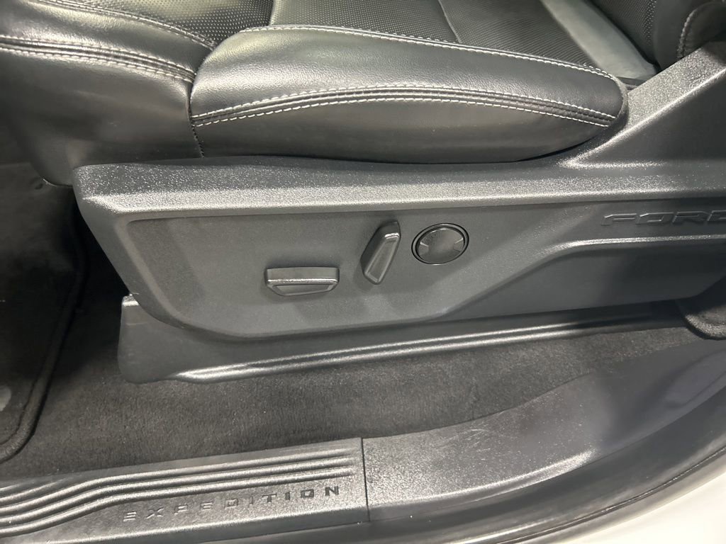 Certified 2025 Ford Expedition Max Platinum AWD/4WD image 12