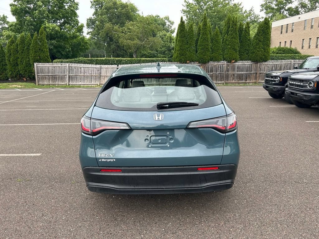 Used 2024 Honda HR-V LX image 9