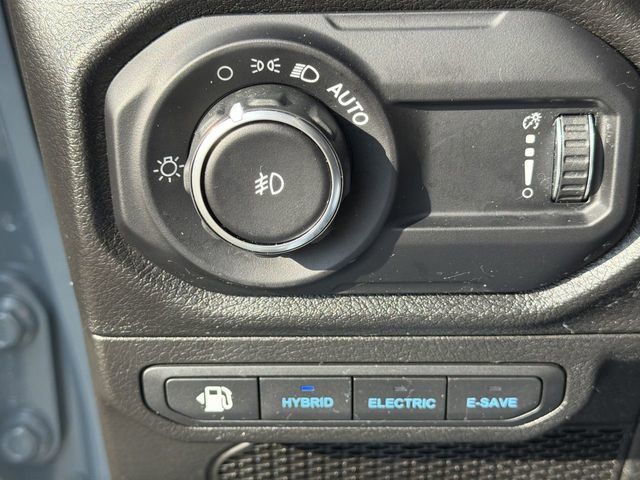 Used 2024 Jeep Wrangler Unlimited image 18