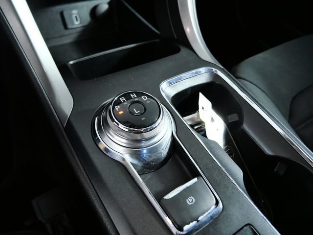 Certified 2017 Ford Fusion SE w/ Fusion SE Technology Package FWD image 19