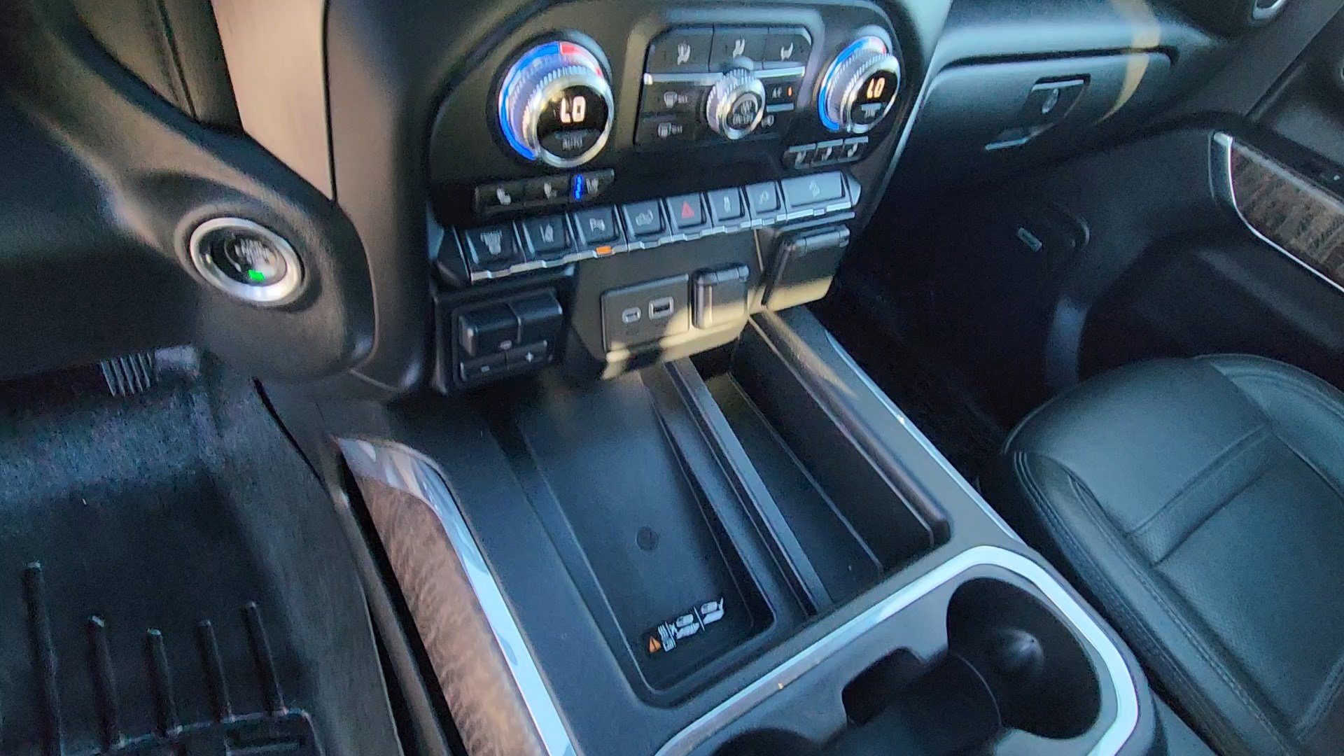 Used 2020 GMC Sierra 3500 Denali w/ Denali Ultimate Package image 26