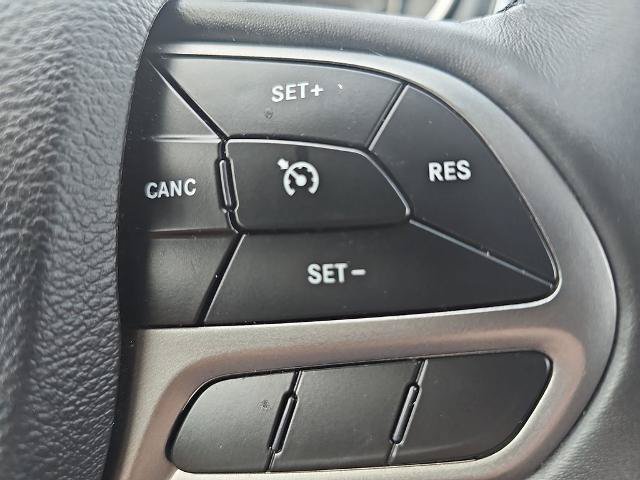 Used 2019 Jeep Cherokee Limited w/ Trailer Tow Group AWD/4WD image 17