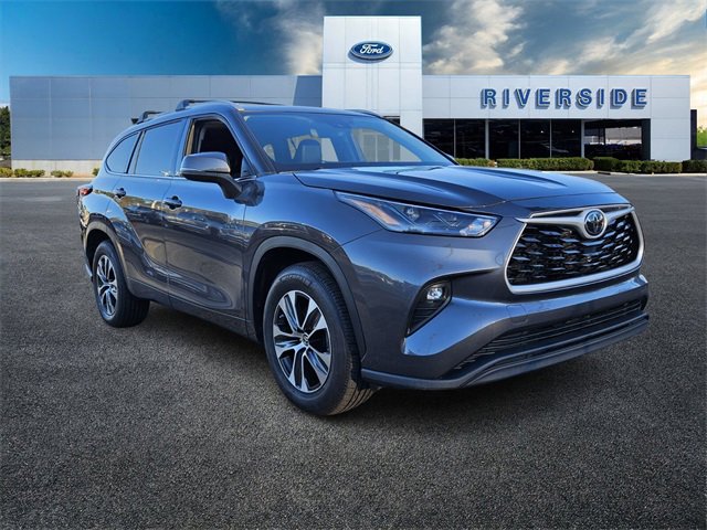 Used 2022 Toyota Highlander XLE image 1