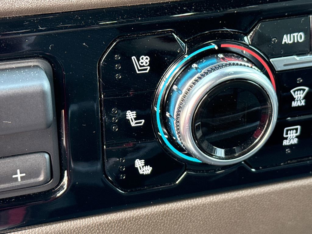 Used 2024 GMC Sierra 2500 SLT w/ SLT Premium Package image 31