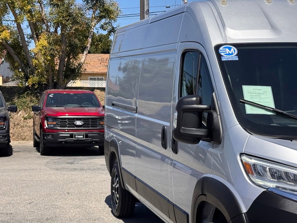 Used 2025 RAM ProMaster 2500 w/ Quick Order Package 22G SLT FWD image 2
