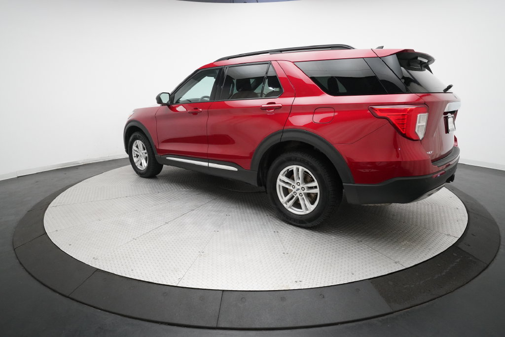 Certified 2023 Ford Explorer XLT w/ Equipment Group 202A AWD/4WD image 32