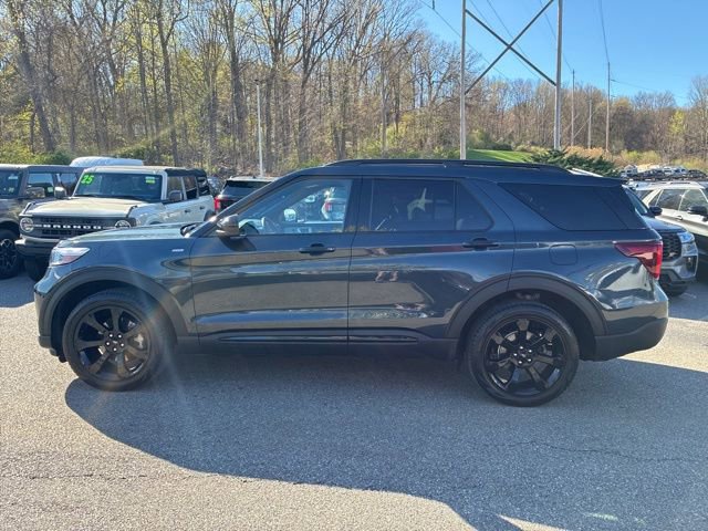 Certified 2023 Ford Explorer ST-Line image 2