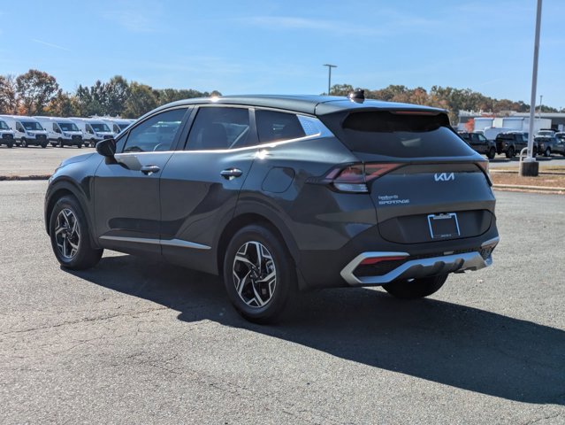 Used 2025 Kia Sportage LX image 6