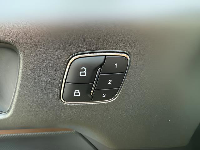 Certified 2025 Ford Bronco Sport Outer Banks w/ Outer Banks Tech Package+ AWD/4WD image 23