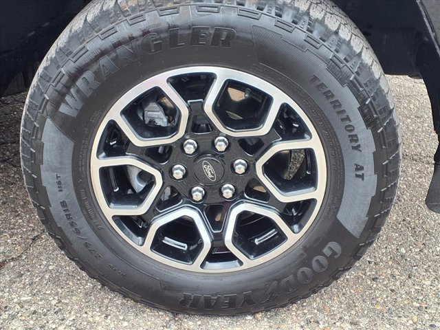 Certified 2023 Ford F150 XLT w/ Equipment Group 302A High image 30