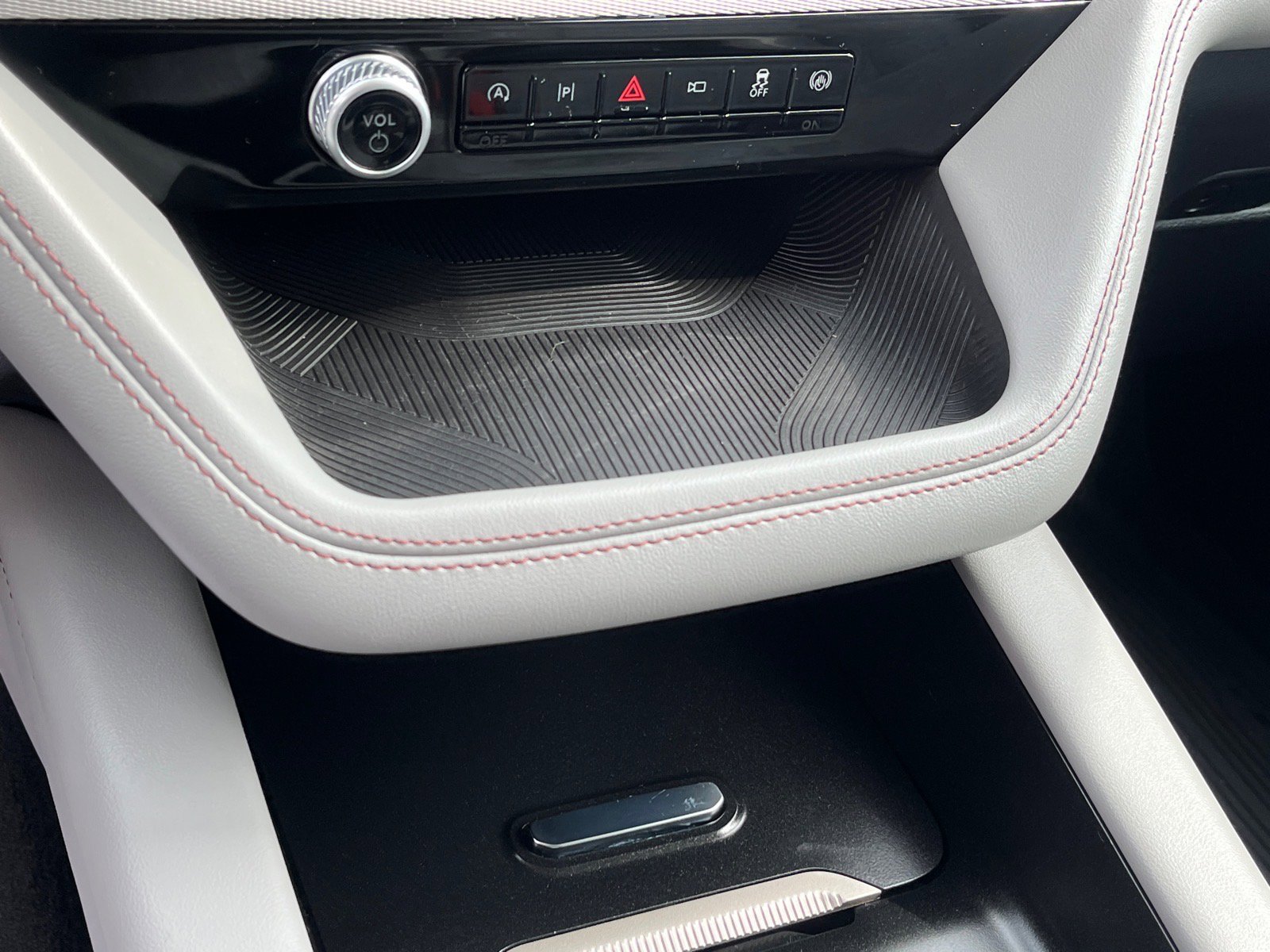 Certified 2025 Ford Explorer Active w/ Active Comfort Package image 15