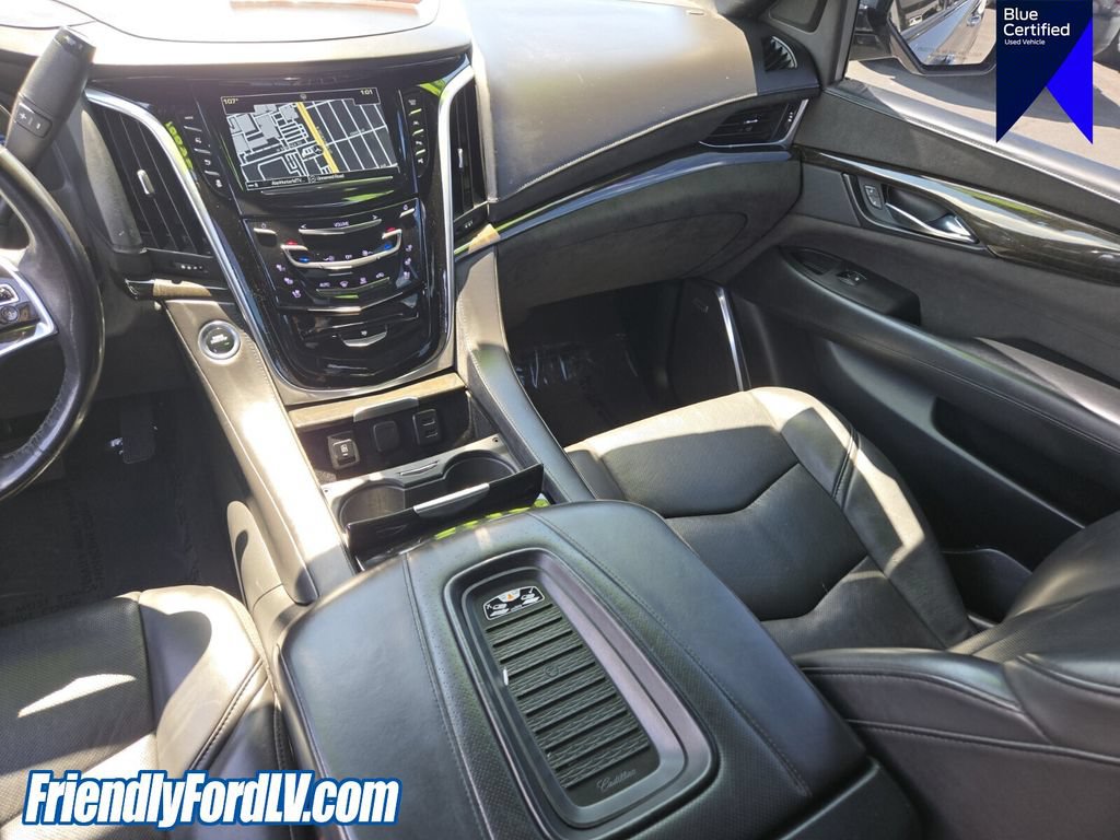 Used 2020 Cadillac Escalade ESV Platinum w/ Escalade Sport Edition AWD/4WD image 18