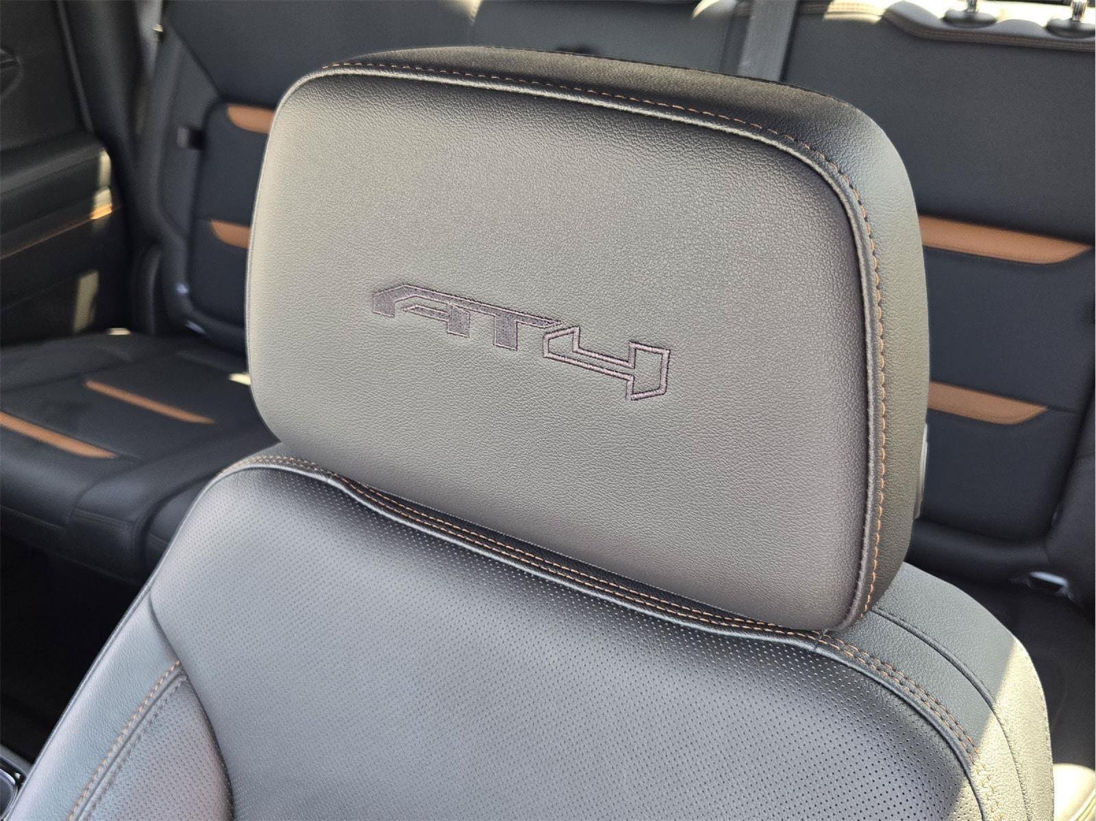 Used 2025 GMC Sierra 1500 AT4 w/ AT4 Premium Package AWD/4WD image 24