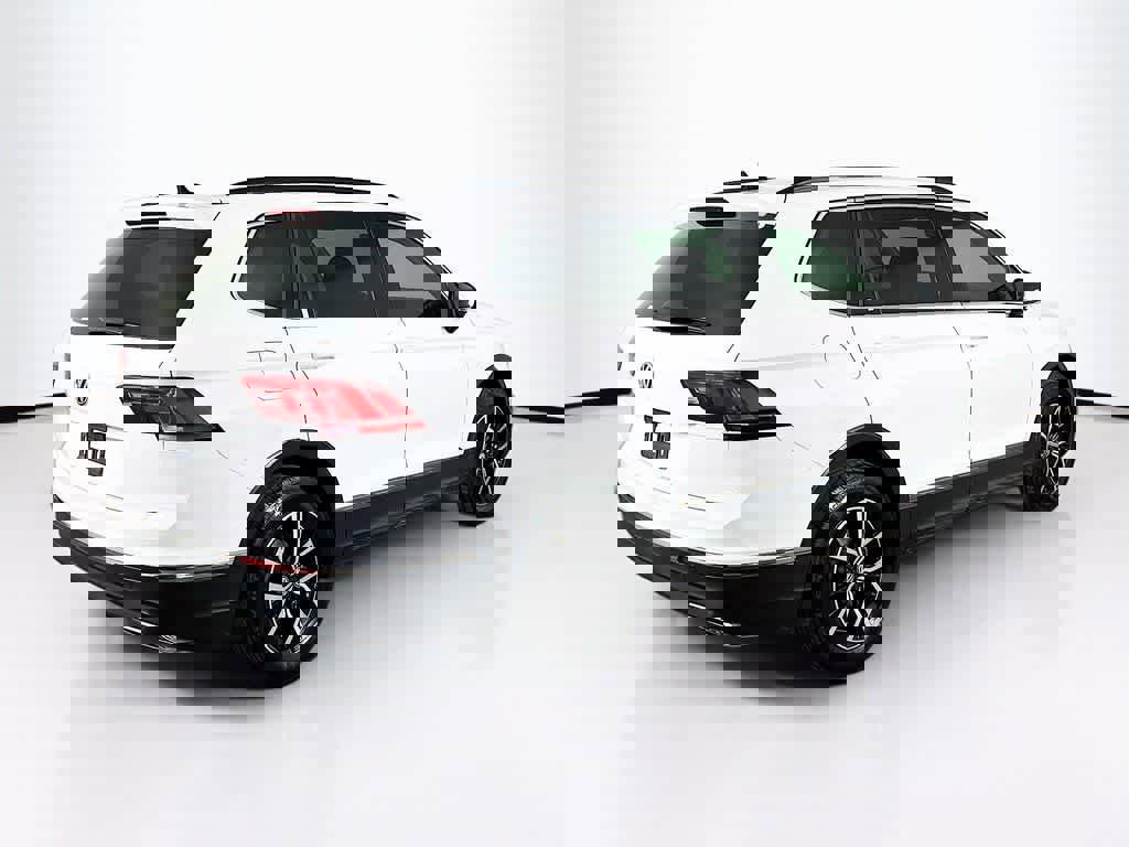 Used 2021 Volkswagen Tiguan SE image 5