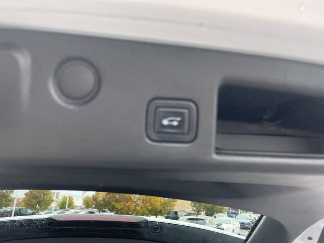 Used 2022 Chevrolet Equinox Premier image 13