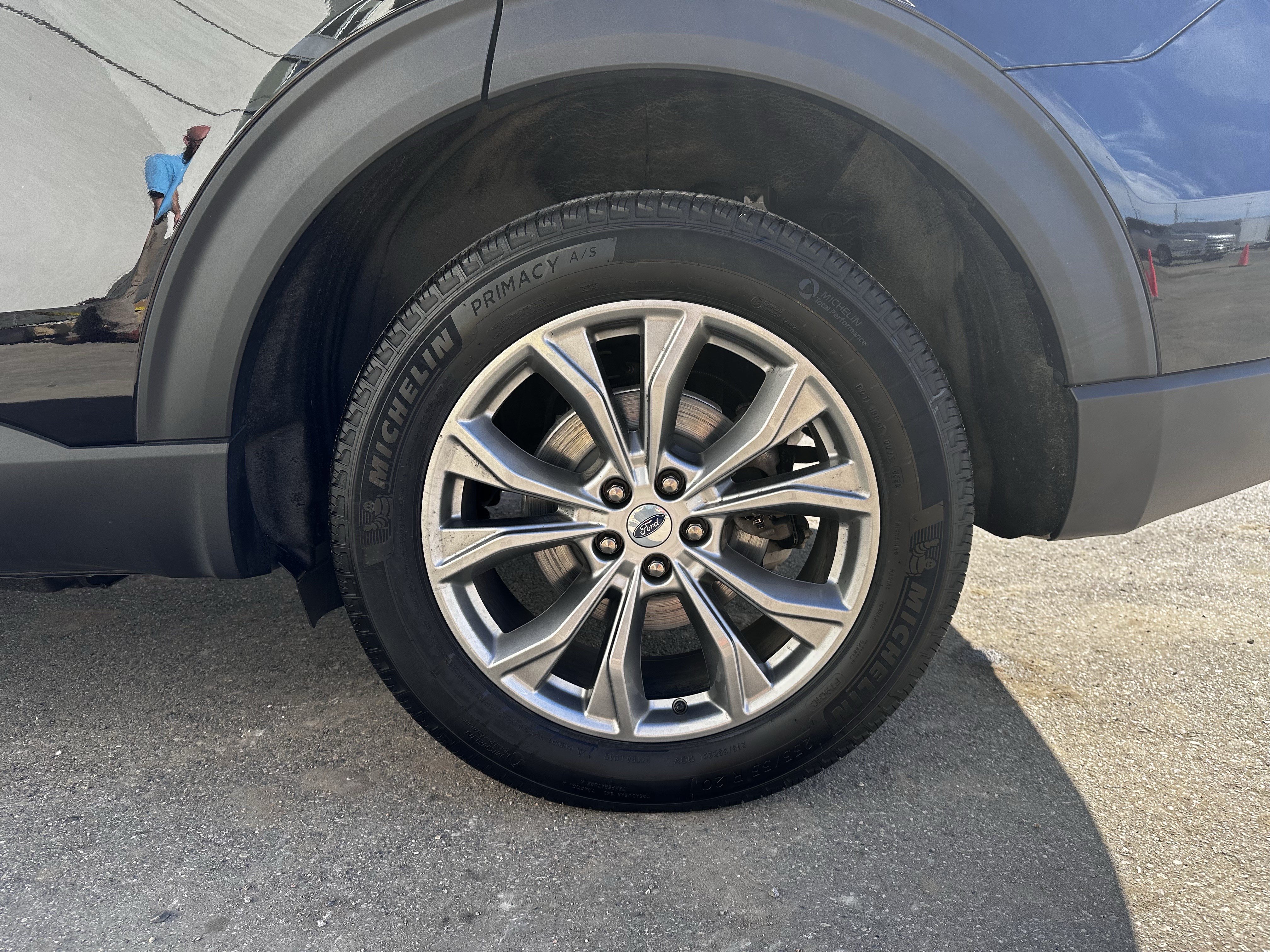 Certified 2023 Ford Explorer XLT w/ Equipment Group 202A AWD/4WD image 9