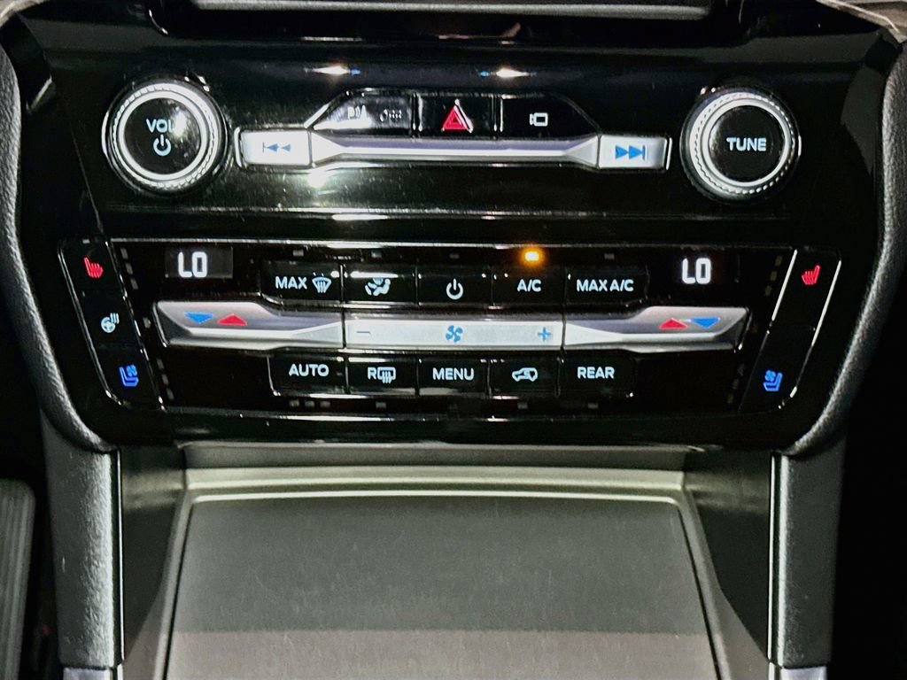 Certified 2021 Ford Explorer Limited AWD/4WD image 16
