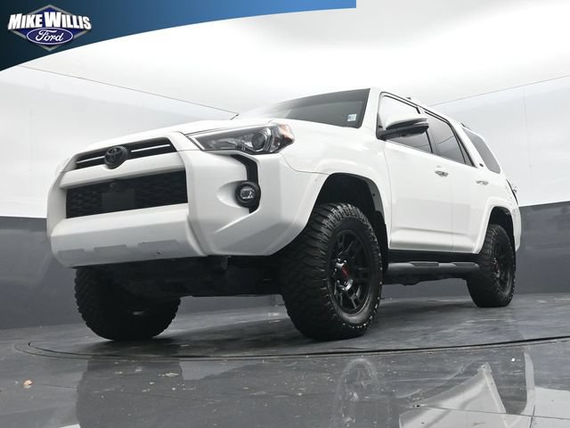 Used 2023 Toyota 4Runner SR5 Premium w/ Moonroof Package RWD image 11