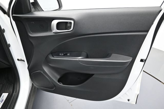 Used 2024 Hyundai Venue SEL FWD image 30