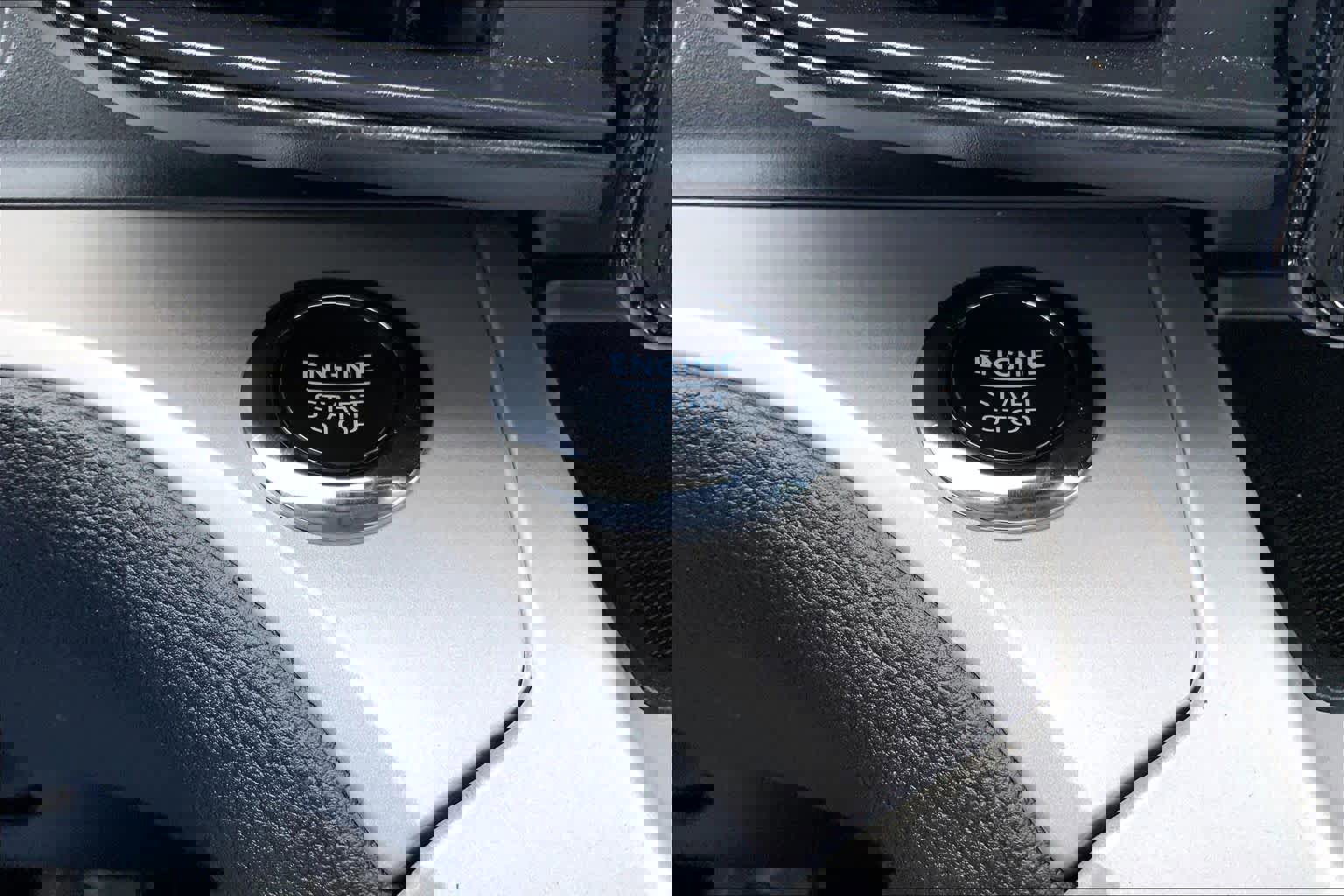 Certified 2024 Ford Explorer XLT image 32