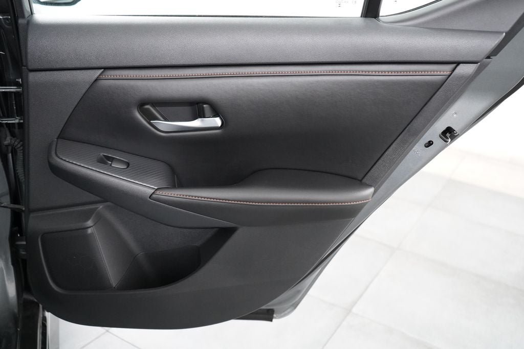 Used 2023 Nissan Sentra SR w/ SR Premium Package FWD image 24