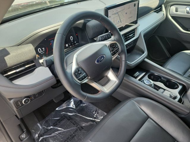 Certified 2025 Ford Explorer Active w/ Active Comfort Package RWD image 18